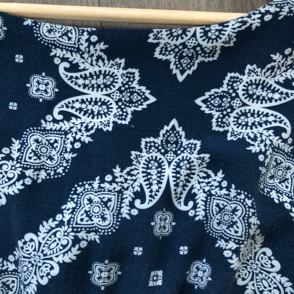 Francesca’s Navy and White Paisley Romper • Size S - Picture 5 of 6